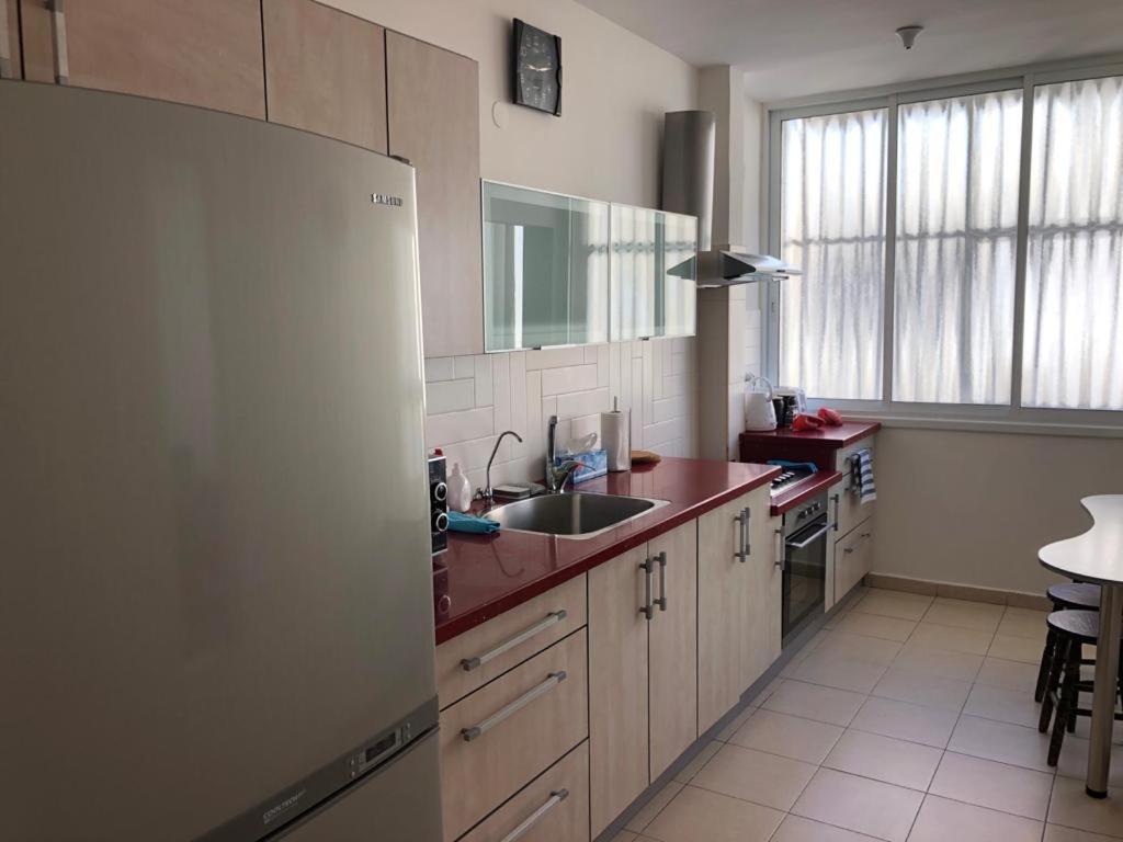 Sky Home Apartment Jabotinsky 8 Бат-Ям Экстерьер фото